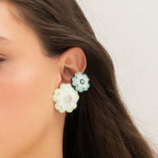 LACE FLOWER STUD EARRINGS