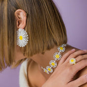 DAISY FLOWER CHOKER